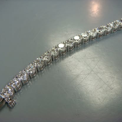 White gold diamond tennis bracelet