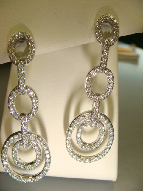 Pavé diamond circle-link drop earrings